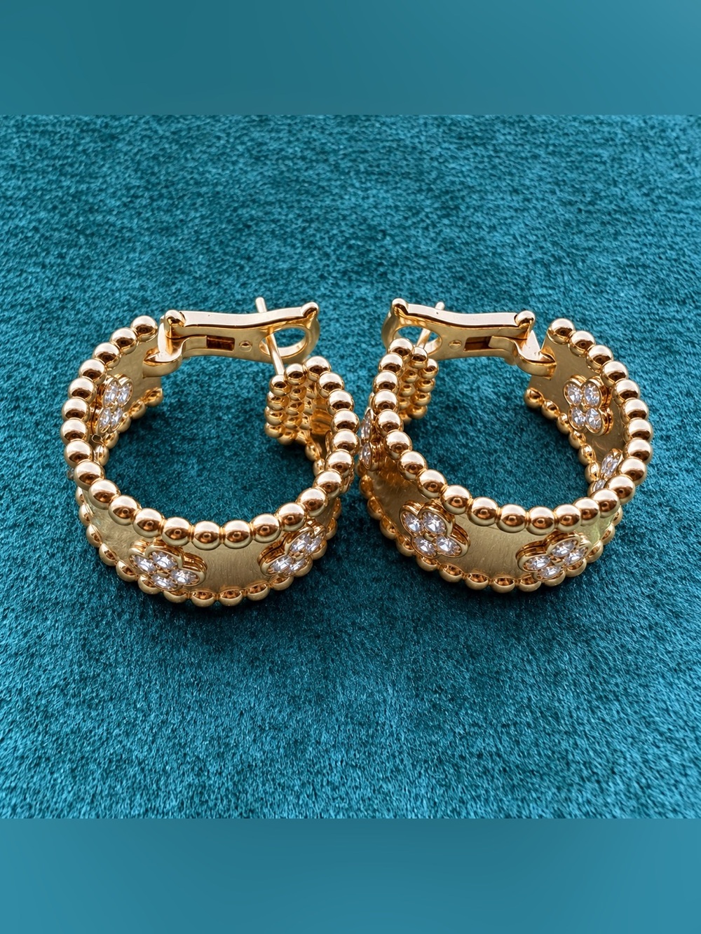 Dubai 925 Sterling Silver 18K Gold-Plated Pearlee Clovers Hoop Earrings